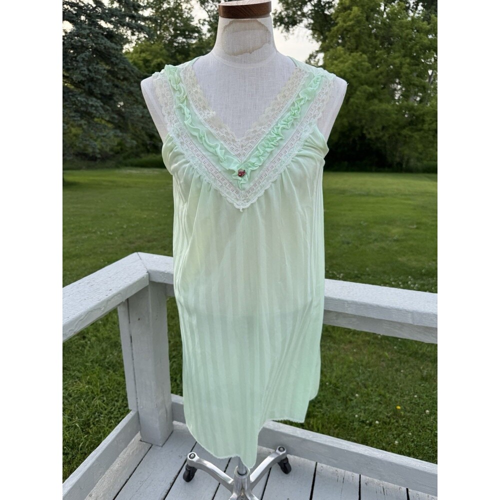 Vintage 60s Mint green Lace Ruffle Nightgown Coquette Cottage Us Made Med
